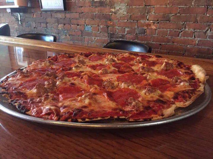 Jugs Main Street Tap | restaurant | 200 N Main St, Elizabeth, IL 61028, USA | 8158583333 OR +1 815-858-3333