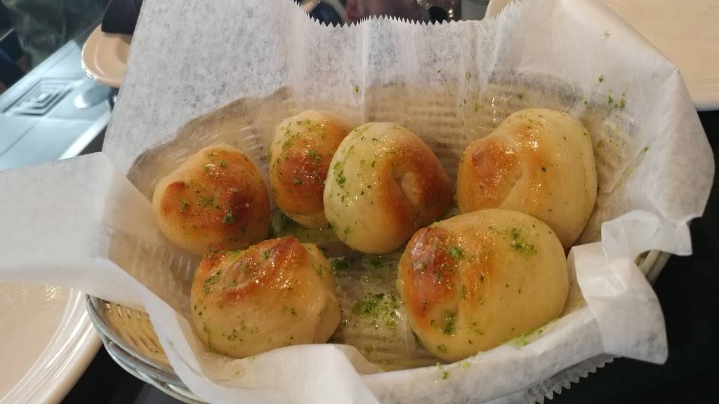 Little Angelos | restaurant | 8000 Bell Oaks Dr, Newburgh, IN 47630, USA | 8128538364 OR +1 812-853-8364