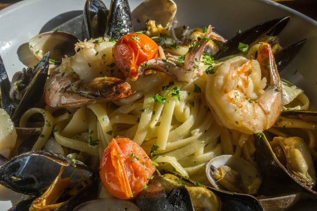 Casa Calabria | restaurant | Inside Ocean Manor Beach Resort, 4040 Galt Ocean Dr L15, Fort Lauderdale, FL 33308, USA | 9549822191 OR +1 954-982-2191