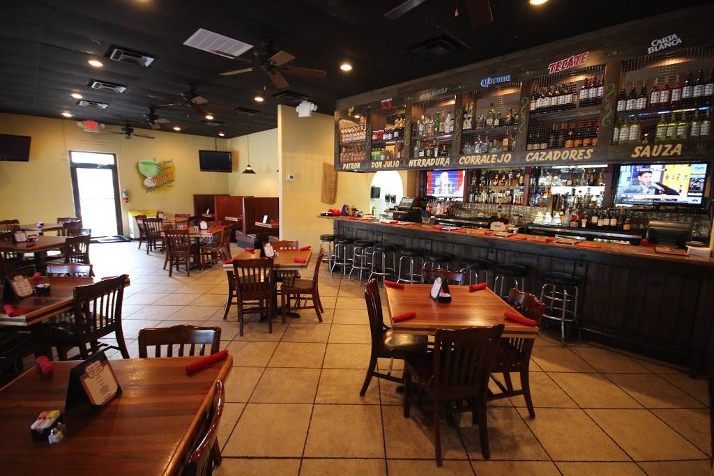 Victors Mexican Grille | restaurant | 8525 Farm to Market 359, Fulshear, TX 77441, USA | 2815330040 OR +1 281-533-0040