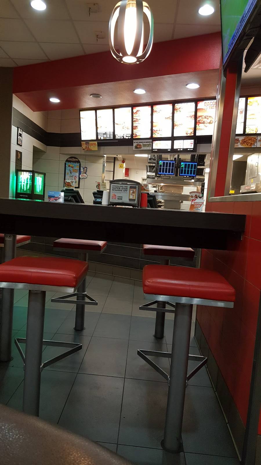 Carls Jr. | restaurant | 6706 N 95th Ave, Glendale, AZ 85305, USA | 6238772433 OR +1 623-877-2433