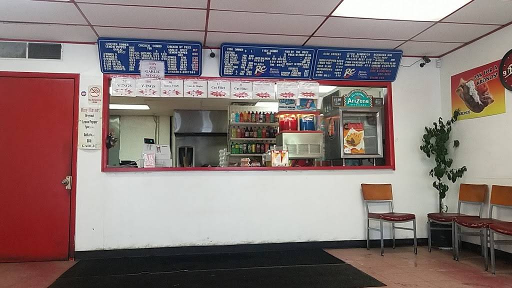 J J Fish & Chicken | restaurant | 1220 Richards St B, Joliet, IL 60433, USA | 8157269129 OR +1 815-726-9129