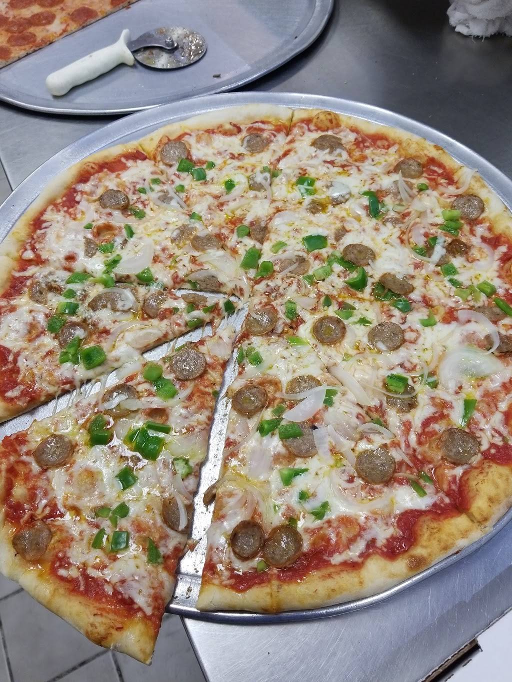 Alfredos Pizza Villa | restaurant | 201 S Estes Dr, Chapel Hill, NC 27514, USA | 9199683424 OR +1 919-968-3424