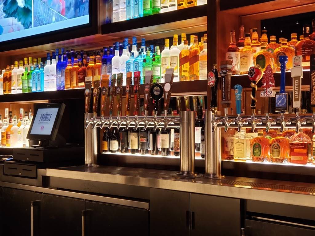 BJs Restaurant & Brewhouse | restaurant | 25628 FL-56, Lutz, FL 33559, USA | 8135751830 OR +1 813-575-1830