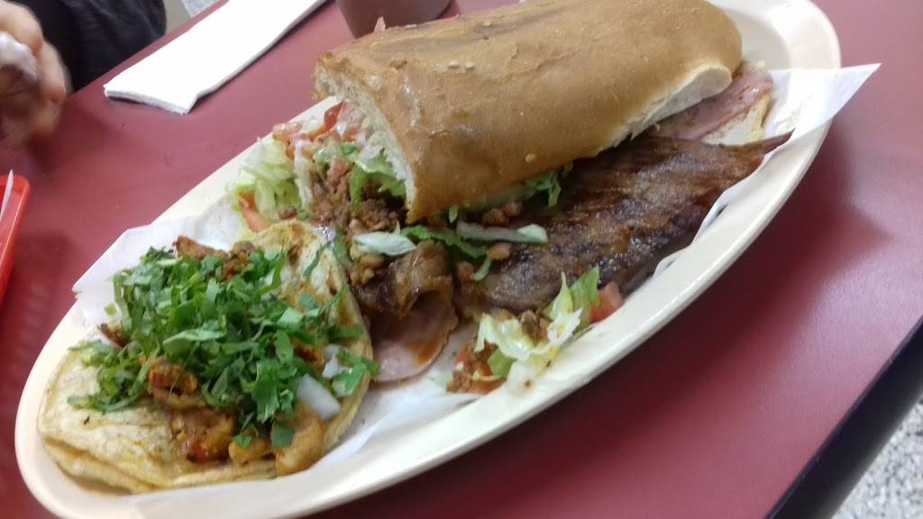 La Chiquita | restaurant | 1108 S Main St, Rockford, IL 61101, USA | 8159632997 OR +1 815-963-2997