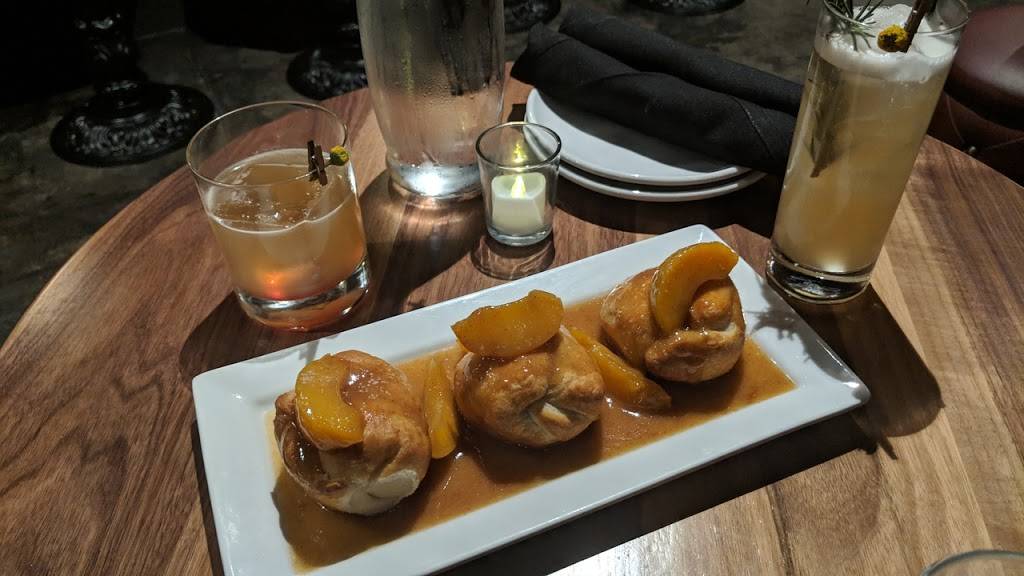 The White Rabbit Bar | restaurant | 207 N Gilbert Rd, Gilbert, AZ 85234, USA | 4807500099 OR +1 480-750-0099