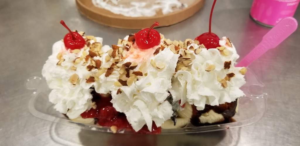 Dunkin | bakery | 890 Semoran Blvd, Casselberry, FL 32707, USA | 4072615576 OR +1 407-261-5576