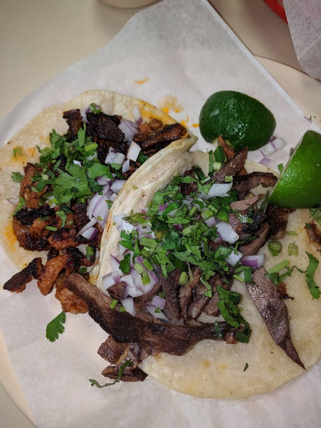 Los Burritos Tapatios | restaurant | 3285 E Ogden Ave, Lisle, IL 60532, USA | 6305483320 OR +1 630-548-3320