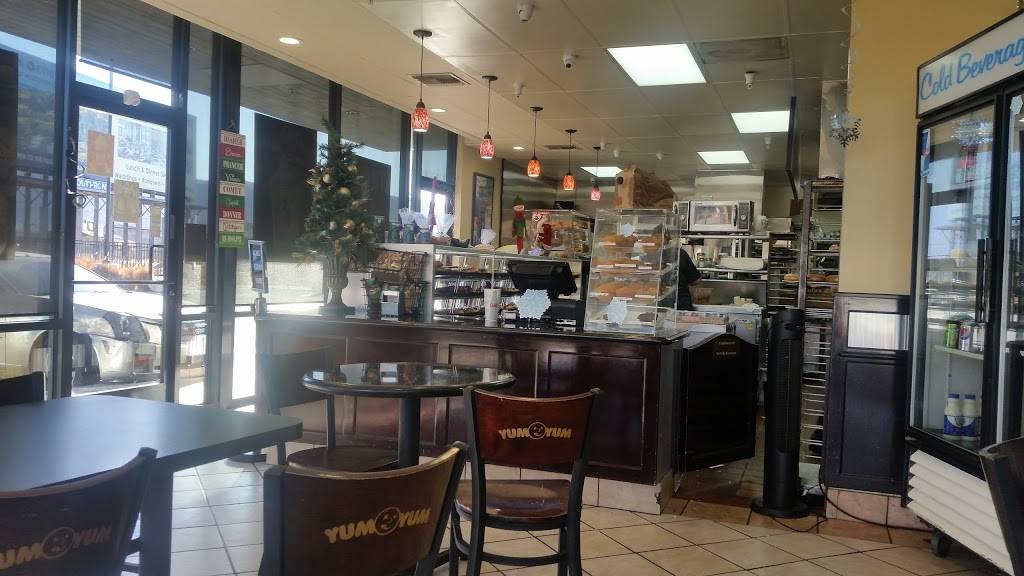 Yum Yum Donuts | cafe | 16530 Soledad Canyon Rd, Canyon Country, CA 91351, USA | 6612529992 OR +1 661-252-9992