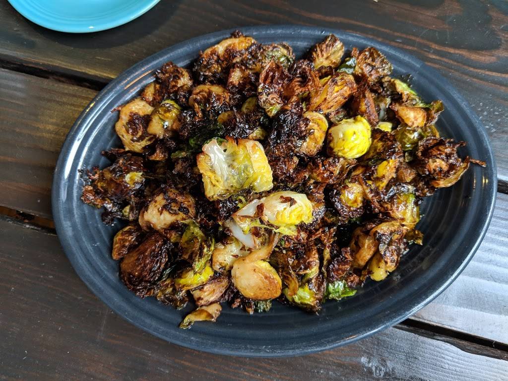 Alexanders Tavern | restaurant | 710 S Broadway, Baltimore, MD 21231, USA | 4105220000 OR +1 410-522-0000