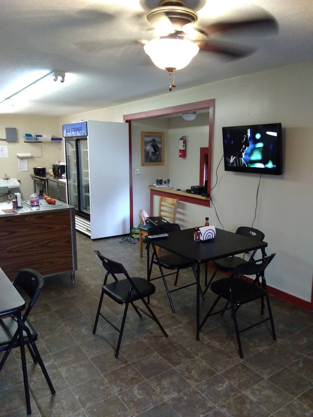 Hot Hawg BBQ | restaurant | 773 Shades Bridge Rd, Greenfield, TN 38230, USA | 7315142392 OR +1 731-514-2392