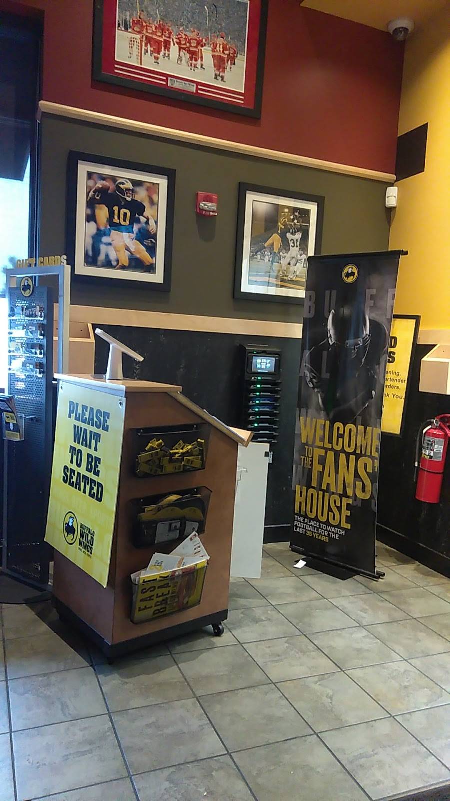 Buffalo Wild Wings | meal takeaway | 4050 Wilder Rd, Bay City, MI 48706, USA | 9896713377 OR +1 989-671-3377