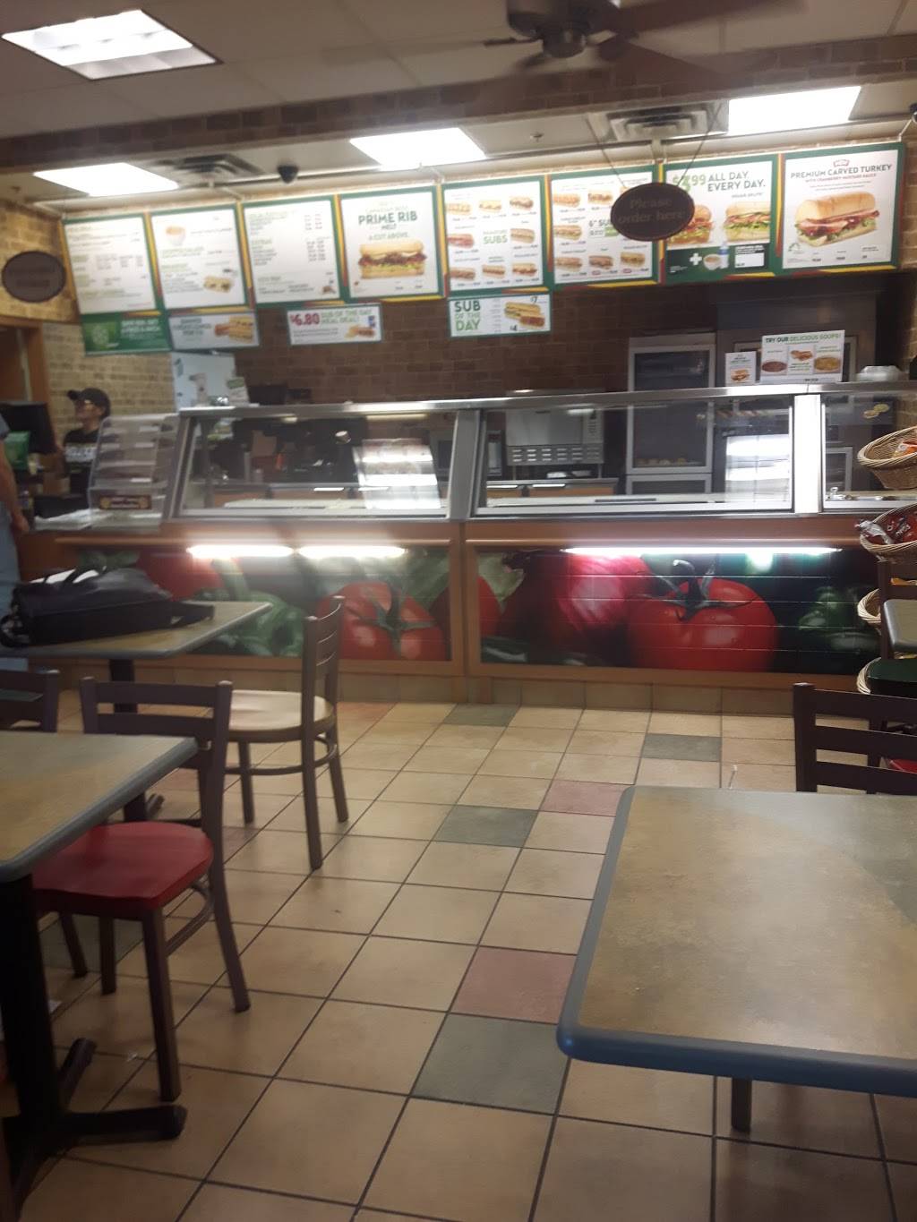 Subway | restaurant | Credit Valley Hospital, 2200 Eglinton Ave W Unit 6, Mississauga, ON L5M 2N1, Canada | 9058133858 OR +1 905-813-3858