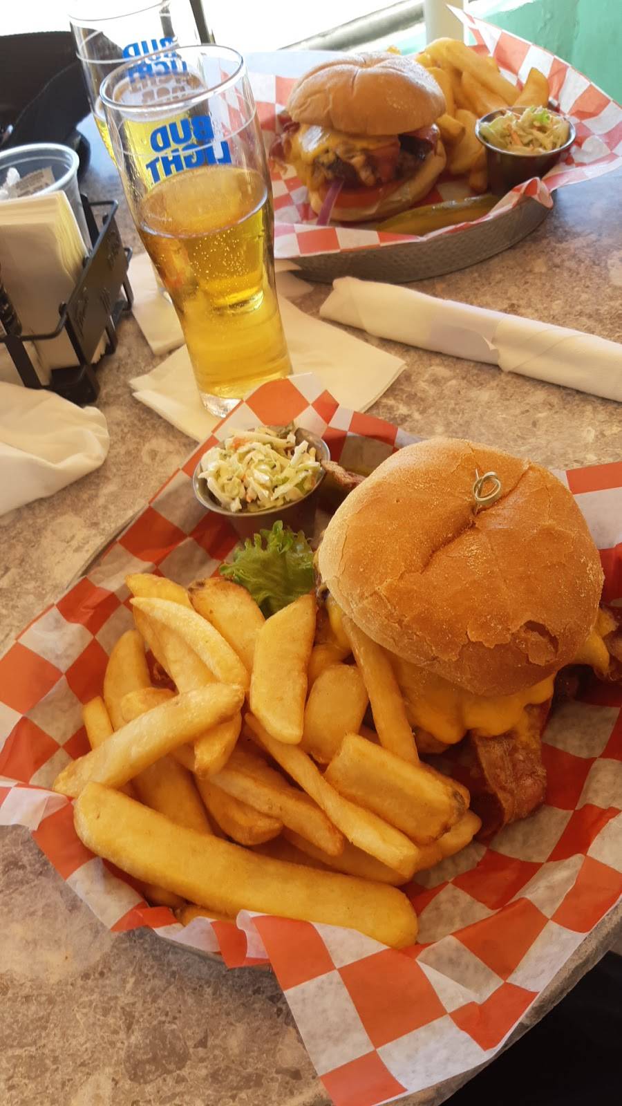 grumpy gary | restaurant | 101 N Ocean Dr, Hollywood, FL 33019, USA | 7544007241 OR +1 754-400-7241