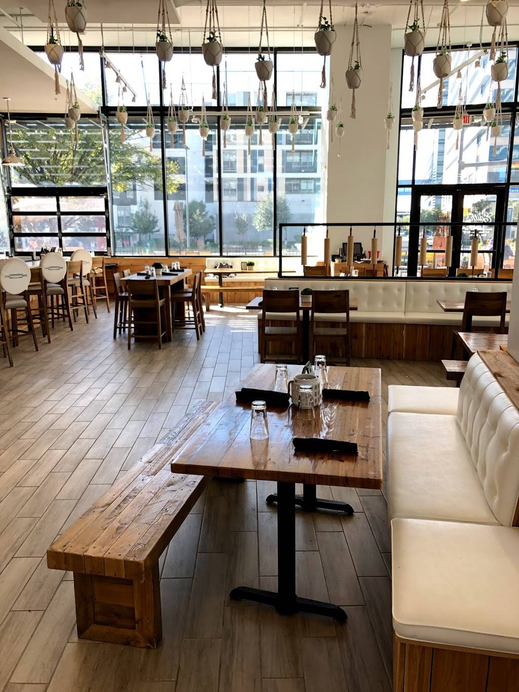 Ediths Neighborhood Bistro | restaurant | 1450 State St #100, Richardson, TX 75082, USA | 4693669934 OR +1 469-366-9934