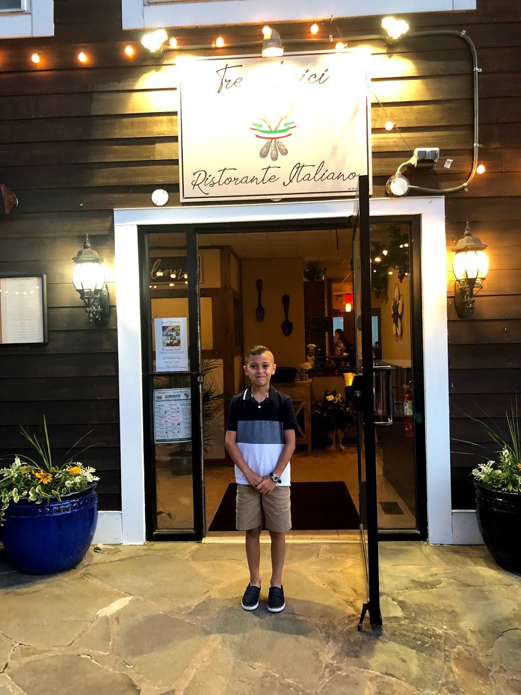 Tre Amici Ristorante Italiano | restaurant | 251 Bridge St, Narrowsburg, NY 12764, USA | 8452525111 OR +1 845-252-5111