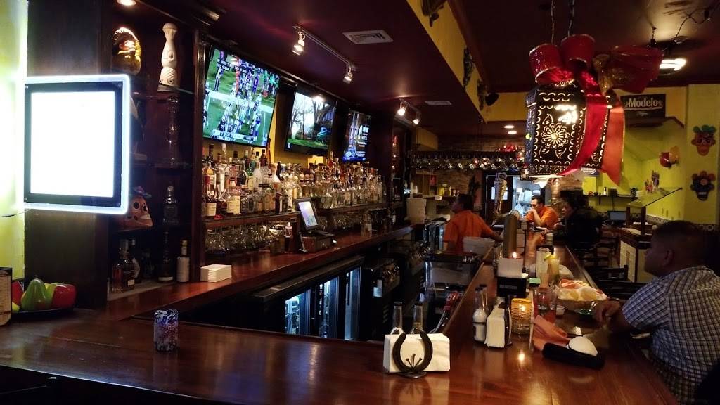 Rio Bravo Tacos & Tequila | restaurant | 77 N Main St, Norwalk, CT 06854, USA | 2039399556 OR +1 203-939-9556