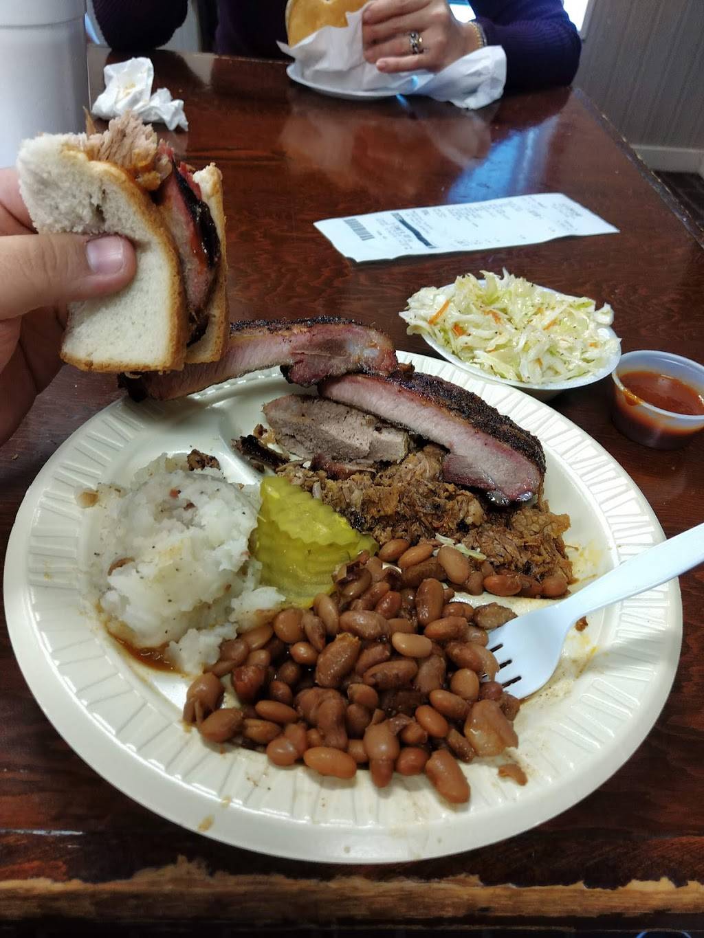 A & A Bar-B-Que | restaurant | 3404 7th St, Bay City, TX 77414, USA | 9792445186 OR +1 979-244-5186