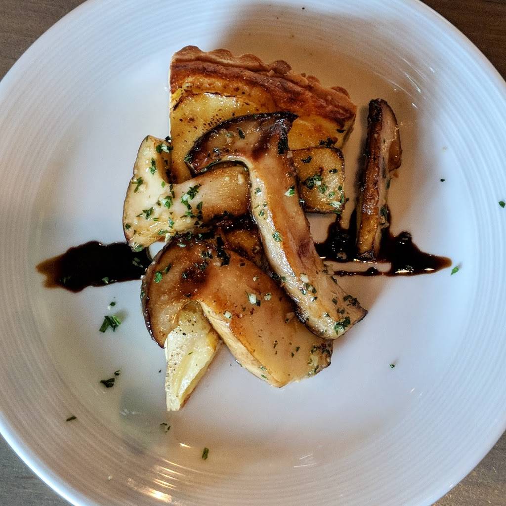 Campana | restaurant | front room, 901 NE Oneonta St, Portland, OR 97211, USA | 5038416195 OR +1 503-841-6195