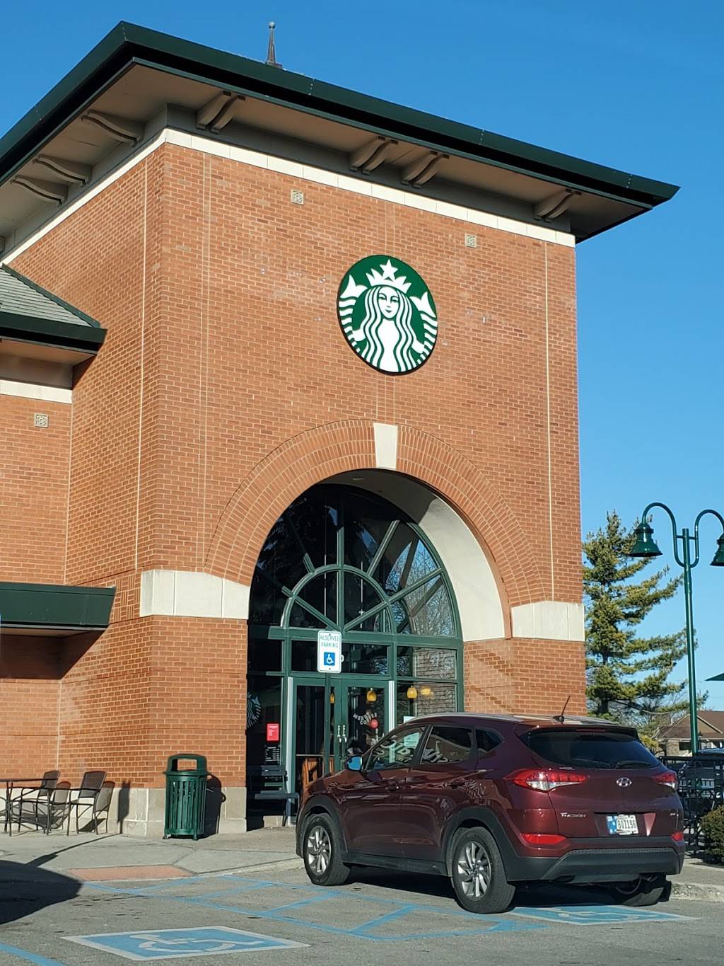 Starbucks | cafe | 2902 W 86th St #10, Indianapolis, IN 46268, USA | 3172281698 OR +1 317-228-1698