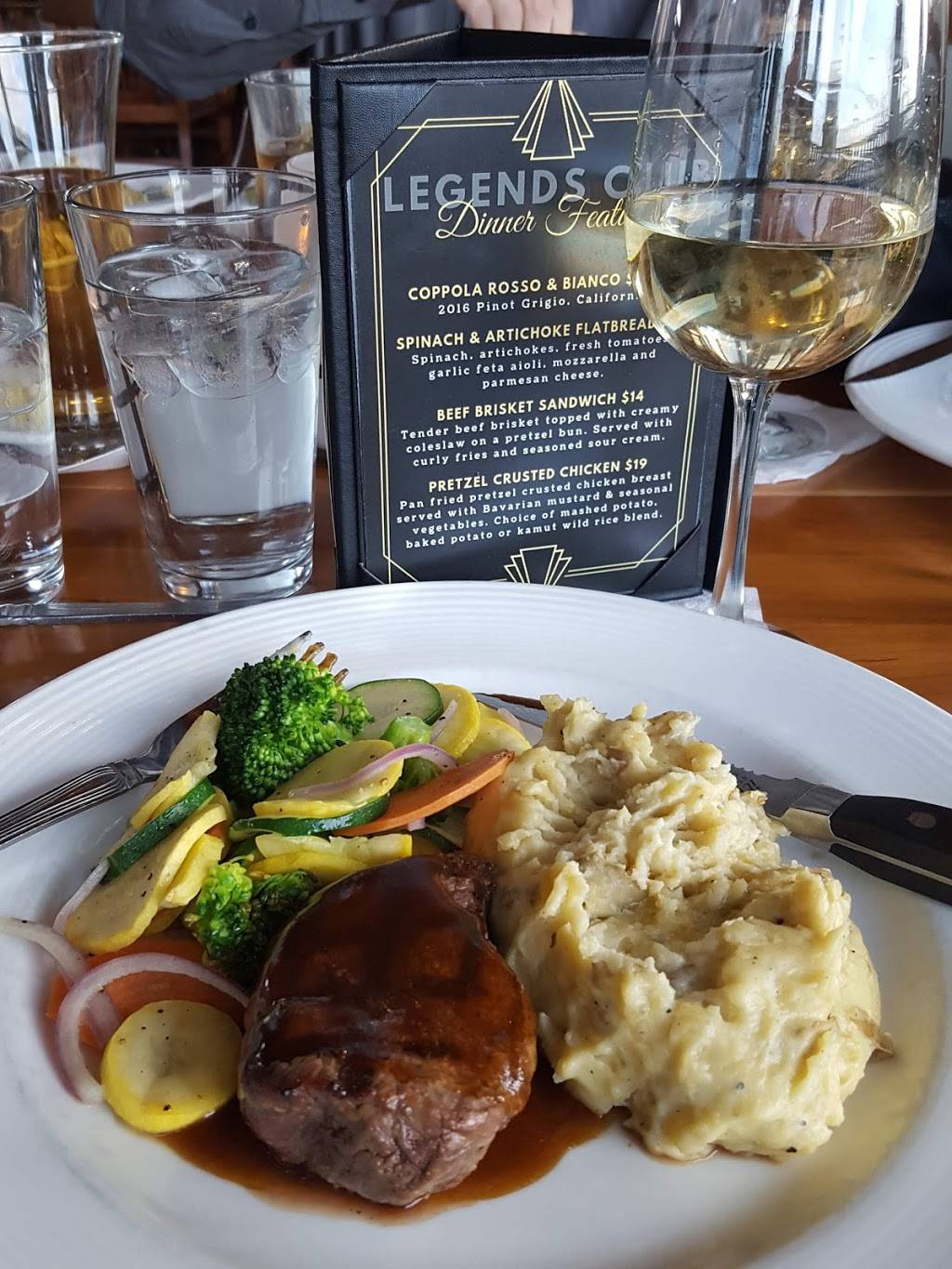 Legends Club Grill | restaurant | 8670 Credit River Blvd, Prior Lake, MN 55372, USA | 9522269989 OR +1 952-226-9989