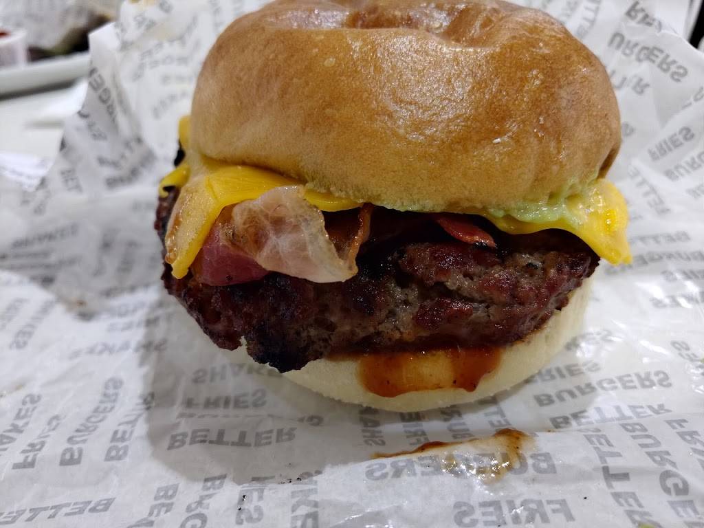 South St. Burger | restaurant | 100 Bayshore Drive FC02, Nepean, ON K2B 8C1, Canada | 6136951005 OR +1 613-695-1005