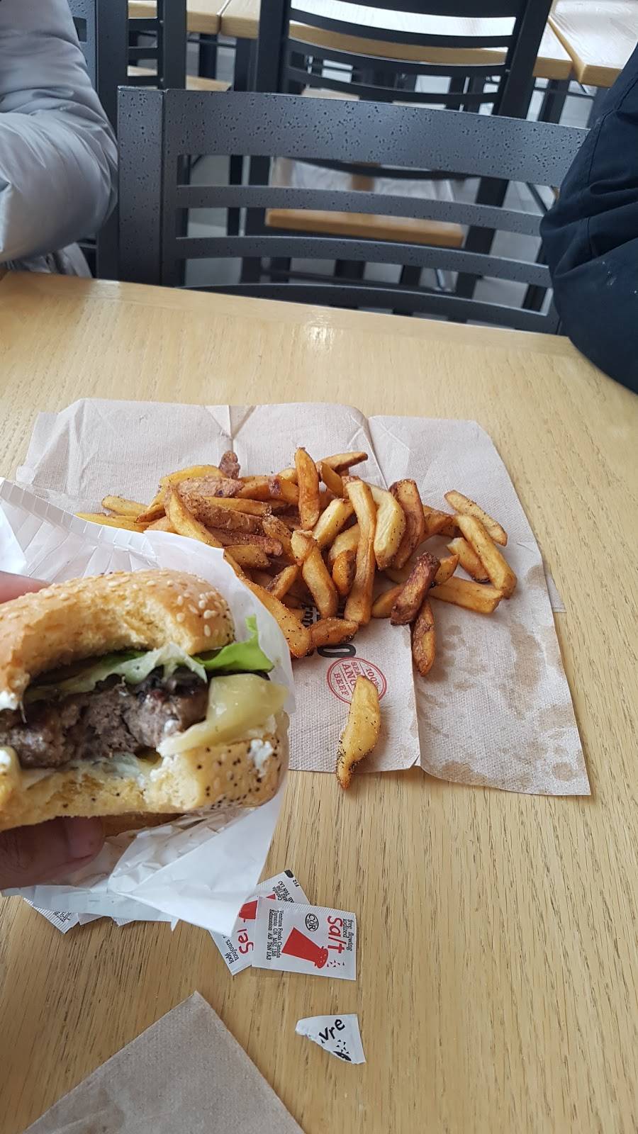 Hero Certified Burgers | restaurant | 35 Lone Pine Rd, Port Severn, ON L0K 1S0, Canada | 7055381113 OR +1 705-538-1113