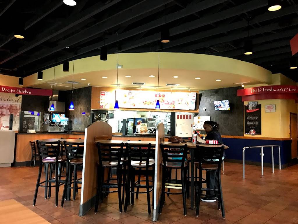 KFC | restaurant | 4715 W Fullerton Ave, Chicago, IL 60639, USA | 7733843657 OR +1 773-384-3657