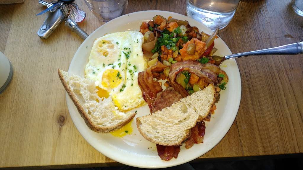 Commonwealth Cafe | restaurant | 300 Hamilton Row, Birmingham, MI 48009, USA | 2487929766 OR +1 248-792-9766