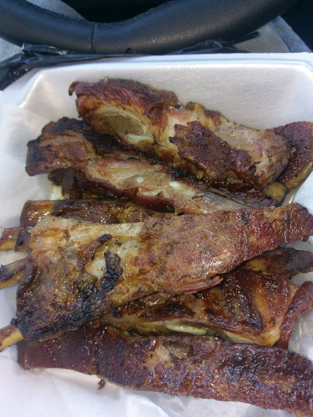 Leftys Barbecue | restaurant | 2064 Crain Hwy, Waldorf, MD 20601, USA | 3016383813 OR +1 301-638-3813