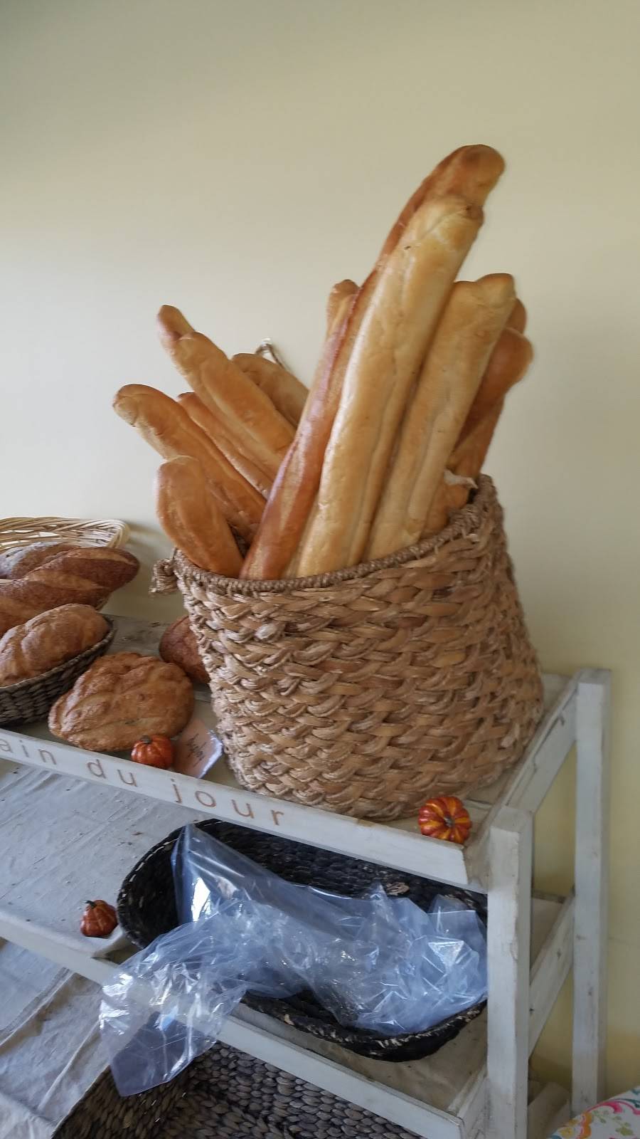 Le Pain Du Jour | bakery | 13528 S Inglewood Ave, Hawthorne, CA 90250, USA | 3106761234 OR +1 310-676-1234