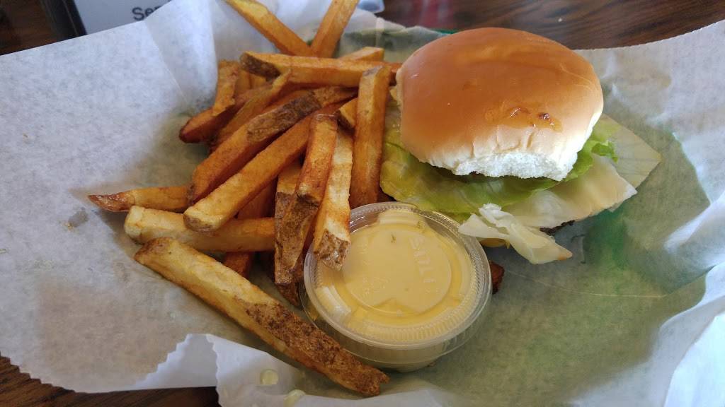 Haufschildts Brew Haus | restaurant | 111 E Main St, Weyauwega, WI 54983, USA | 9208673208 OR +1 920-867-3208