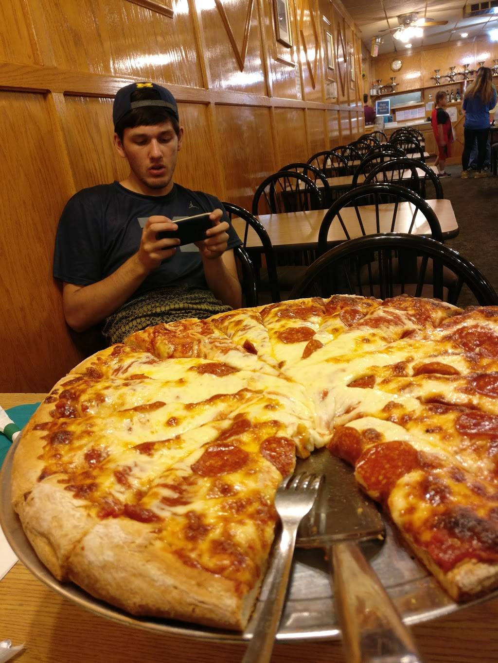 Roma Pizzeria & Restaurant | restaurant | 13020 Eureka Rd, Southgate, MI 48195, USA | 7342824900 OR +1 734-282-4900