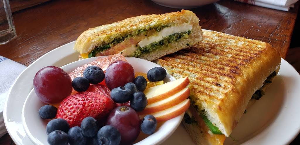 Standish Cafe | restaurant | 2403 E 38th St, Minneapolis, MN 55406, USA | 6128863443 OR +1 612-886-3443