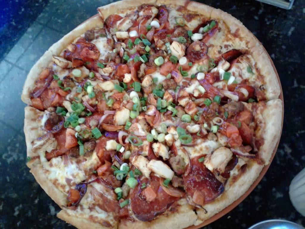 Round Table Pizza | meal delivery | 1212 17th St, Santa Ana, CA 92701, USA | 7145426111 OR +1 714-542-6111