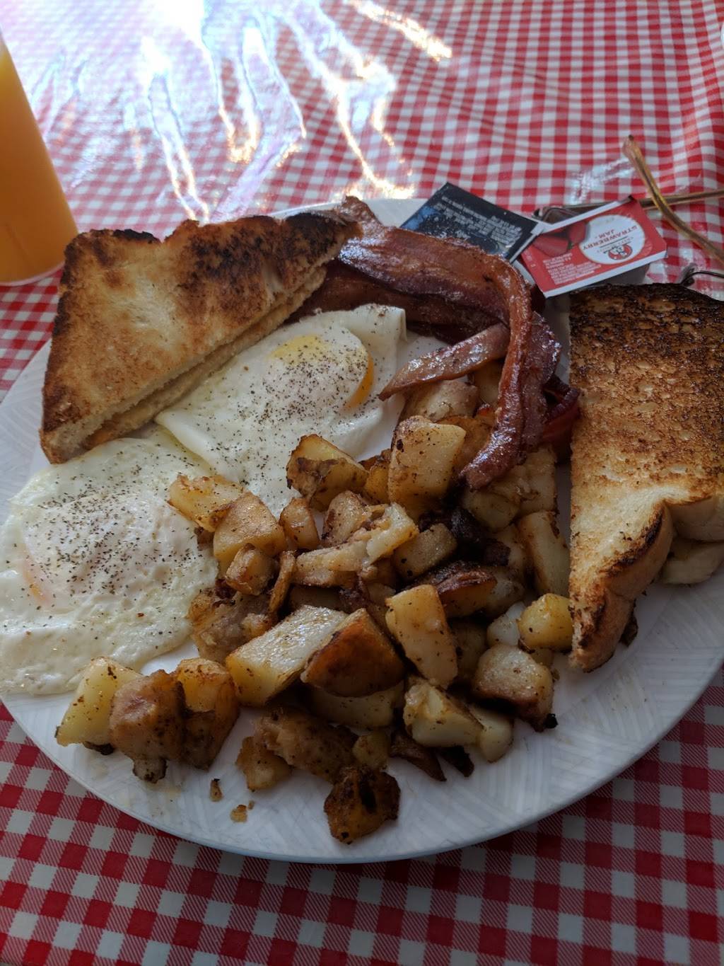 The Willsboro Diner | restaurant | 3745 Main St, Willsboro, NY 12996, USA | 5189638399 OR +1 518-963-8399