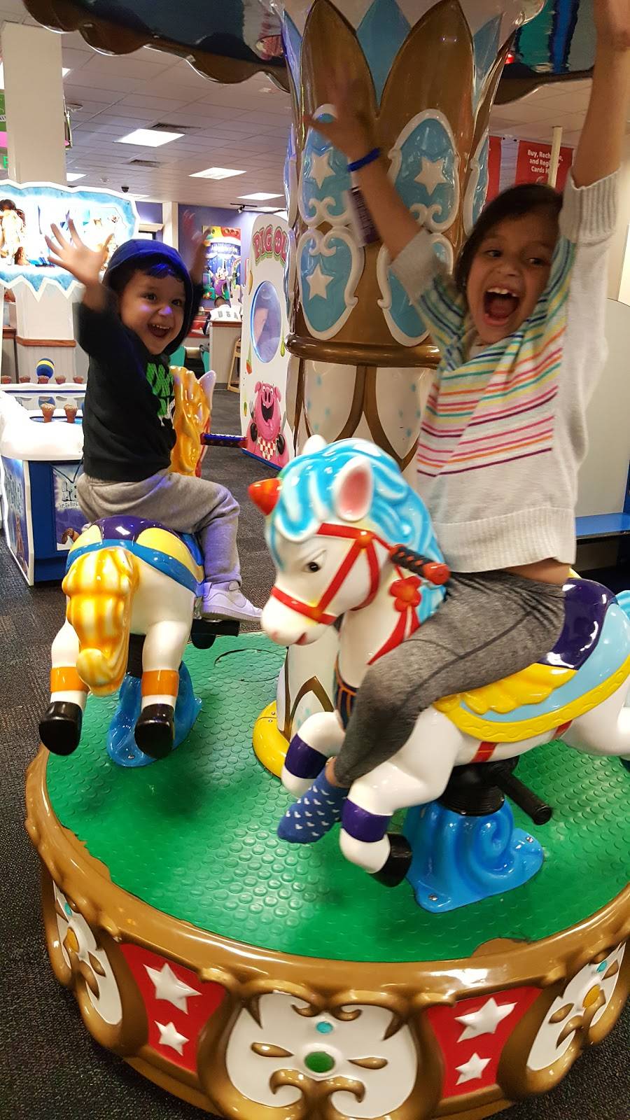 Chuck E. Cheeses | restaurant | 1143 Highland Ave, National City, CA 91950, USA | 6194746667 OR +1 619-474-6667