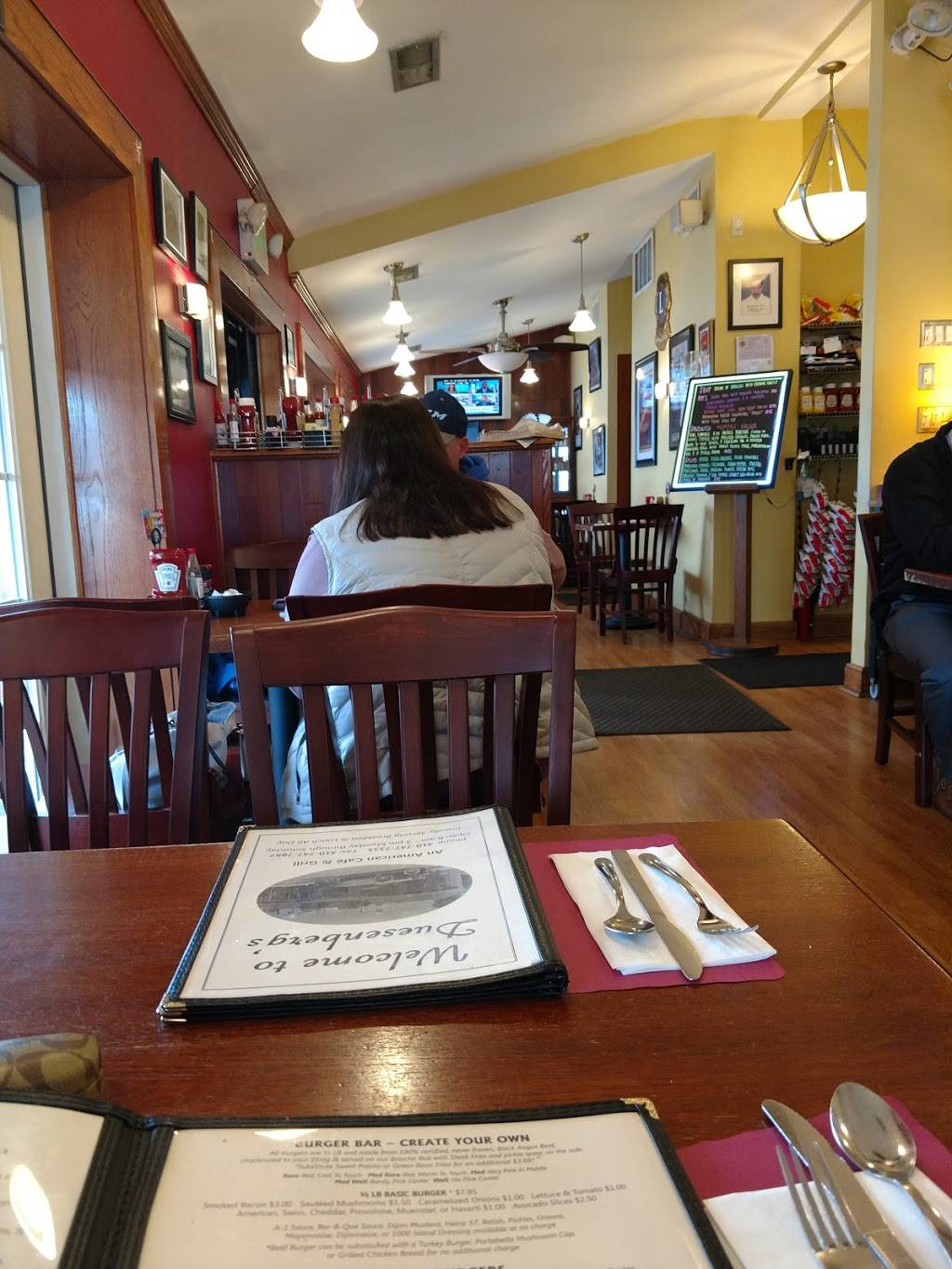 Duesenbergs American Cafe and Grill | restaurant | 10 Mellor Ave, Catonsville, MD 21228, USA | 4107477333 OR +1 410-747-7333