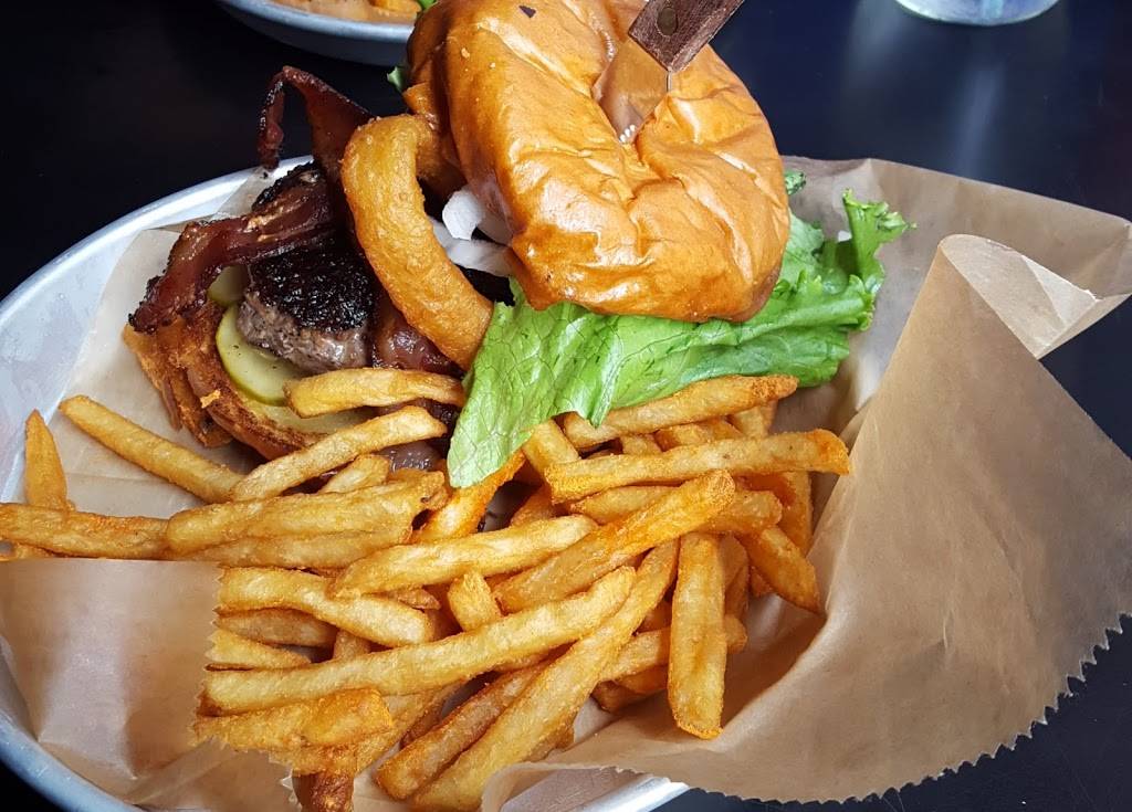 Stellas Lounge | night club | 53 Commerce Ave SW, Grand Rapids, MI 49503, USA | 6167424444 OR +1 616-742-4444