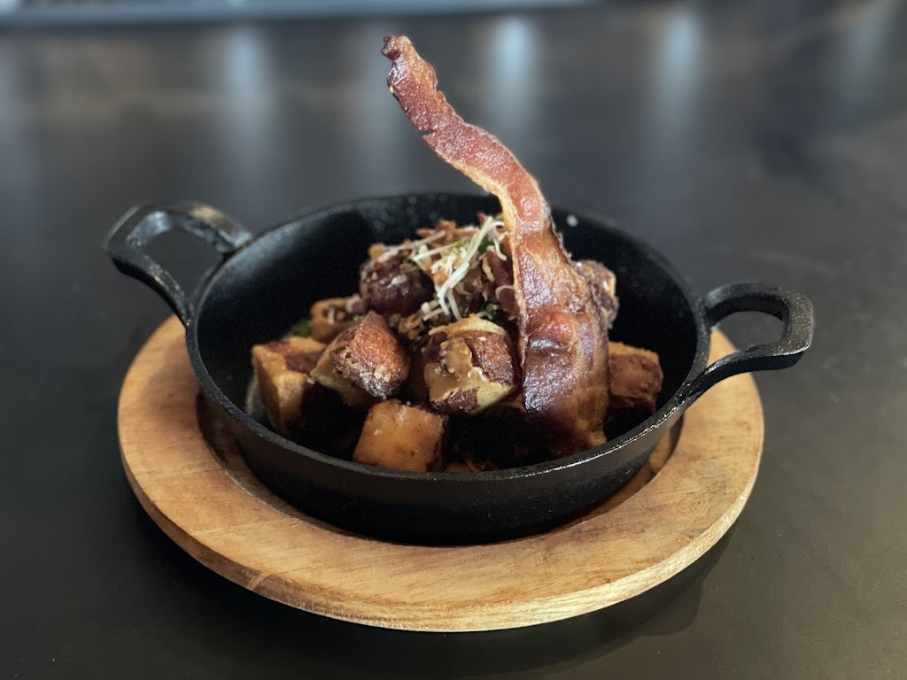 Dakotas | restaurant | 227 Heustis St, Yorkville, IL 60560, USA | 6303819390 OR +1 630-381-9390