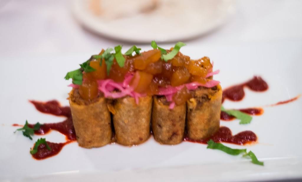 Tess | restaurant | 2499 N Bartlett Ave, Milwaukee, WI 53211, USA | 4149648377 OR +1 414-964-8377