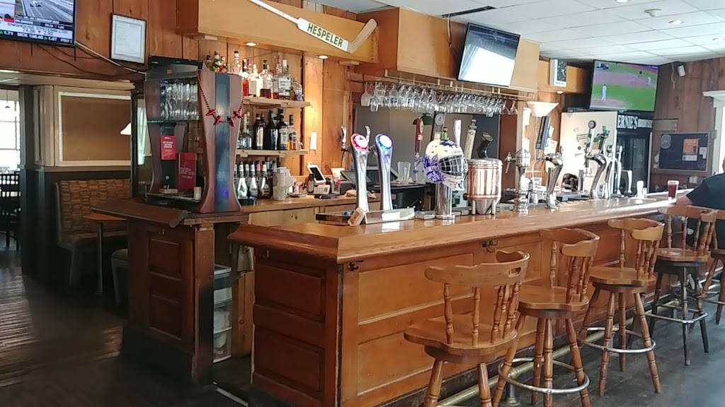 Ernies Roadhouse | restaurant | 7 Queen St W, Cambridge, ON N3C 1G2, Canada | 5196589562 OR +1 519-658-9562