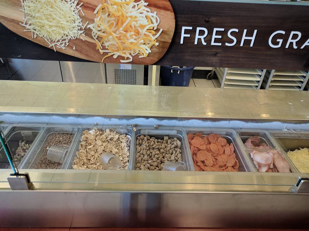 Papa Murphys Take N Bake Pizza | meal takeaway | 1025 Main Ave, De Pere, WI 54115, USA | 9203367272 OR +1 920-336-7272