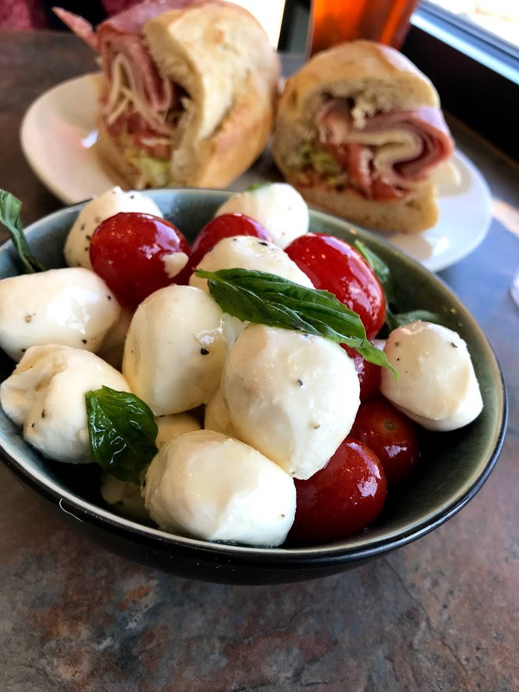 Di Pasquales Harborview, Inc. | restaurant | 500 Harborview Dr, Baltimore, MD 21230, USA | 4439631872 OR +1 443-963-1872