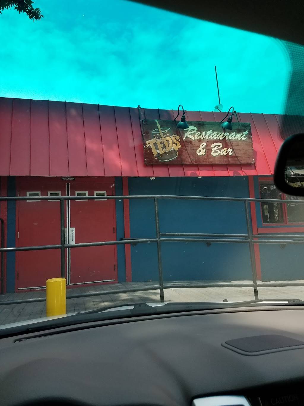 Teds Restaurant & Bar | restaurant | 16 King Hill Rd, Storrs, CT 06268, USA | 8604299545 OR +1 860-429-9545
