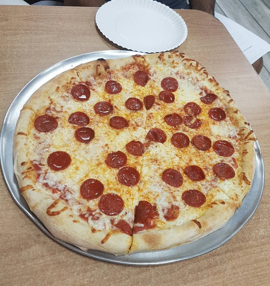 Friendlys Brooklyn Style Pizza | restaurant | 402 W Vine St, Kissimmee, FL 34741, USA | 4079441190 OR +1 407-944-1190