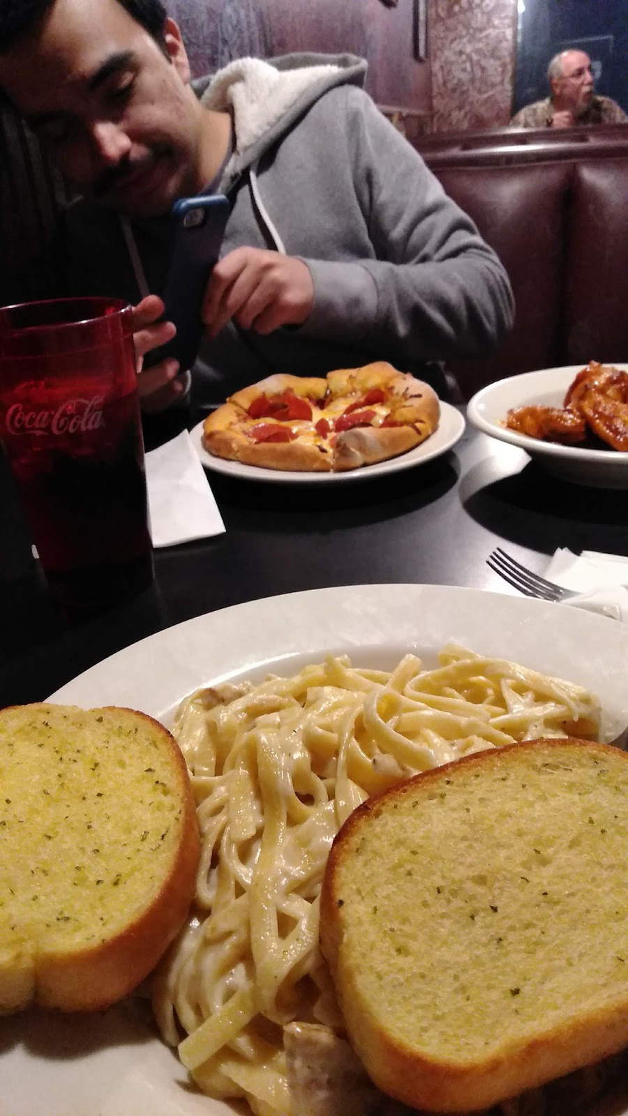 Tomacellis Pizza & Pasta | restaurant | 2309 W 12th St, Sioux Falls, SD 57104, USA | 6053358500 OR +1 605-335-8500