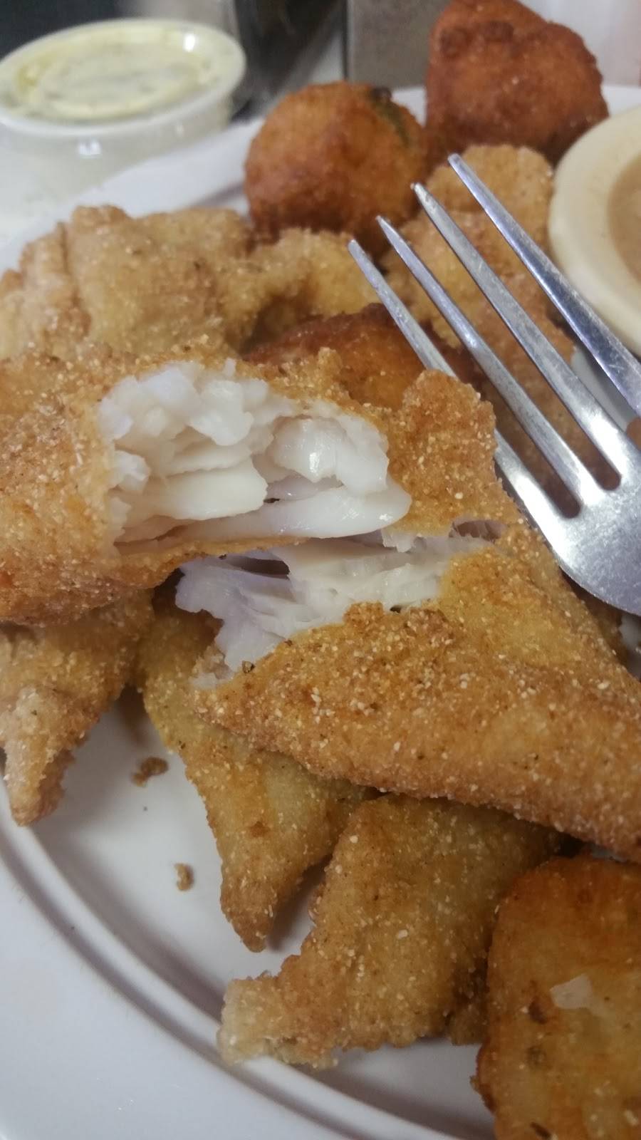 Kellys Kafe | restaurant | 24 Front St, Big Sandy, TN 38221, USA | 7315933025 OR +1 731-593-3025