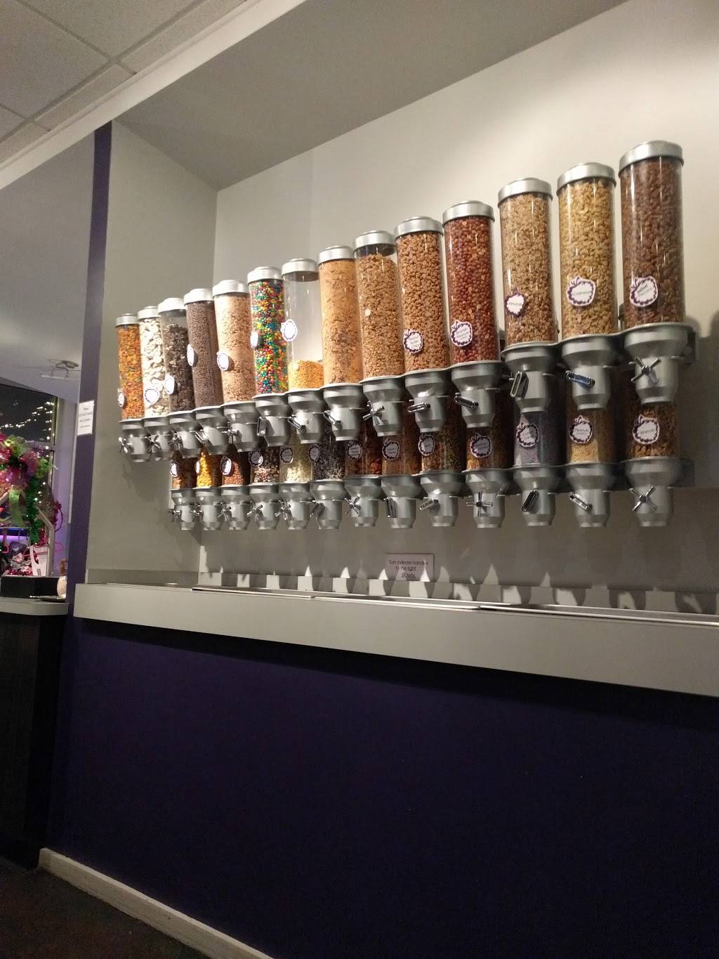 Lemonberry Frozen Yogurt | restaurant | 12927 Pearl Rd, Strongsville, OH 44136, USA | 4402380793 OR +1 440-238-0793