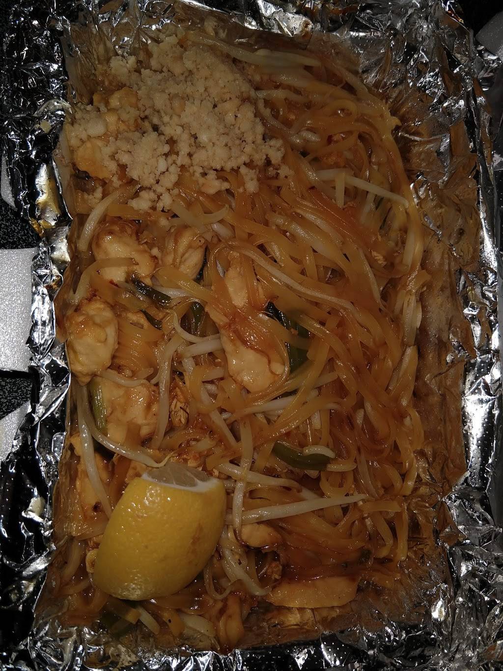 Delicious Thai | restaurant | 3615 W Maple Rd, Bloomfield Hills, MI 48301, USA | 2483851371 OR +1 248-385-1371